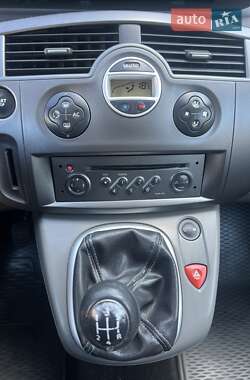 Минивэн Renault Scenic 2005 в 
