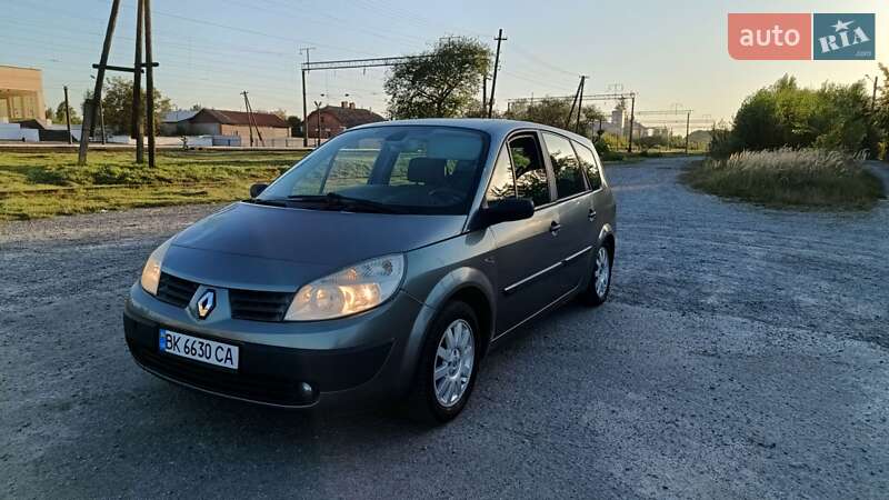 Минивэн Renault Scenic 2004 в 