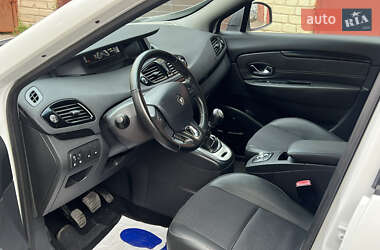Минивэн Renault Scenic 2013 в 