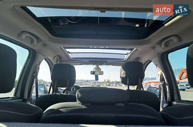 Минивэн Renault Scenic 2015 в 