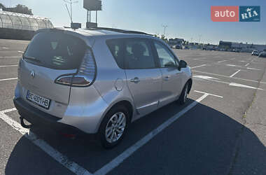 Минивэн Renault Scenic 2015 в 