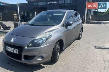 Минивэн Renault Scenic 2009 в 