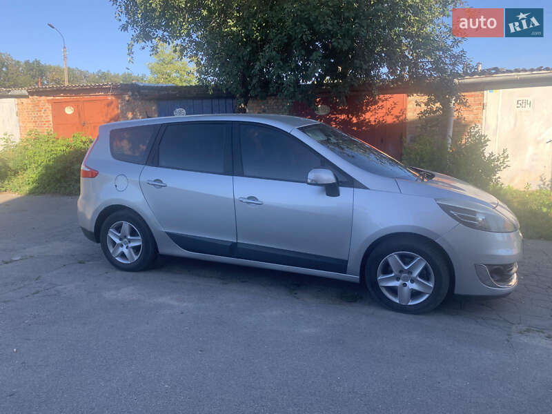 Минивэн Renault Scenic 2012 в Умани