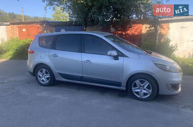 Мінівен Renault Scenic 2012 в 