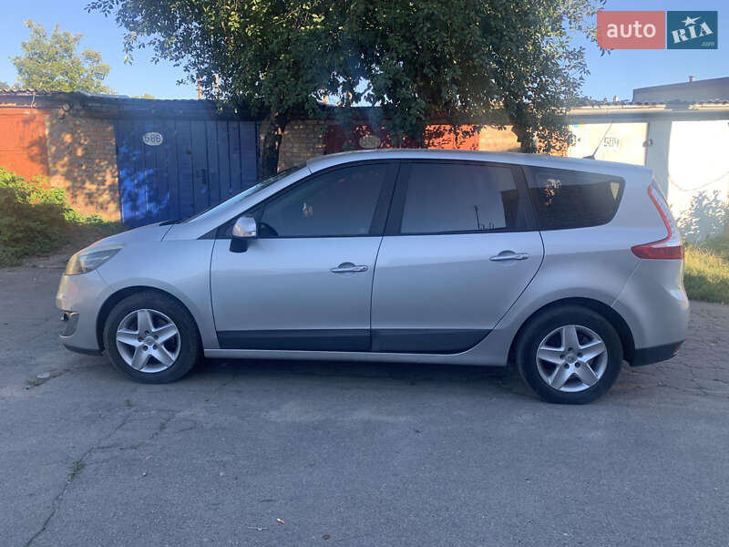 Минивэн Renault Scenic 2012 в Умани