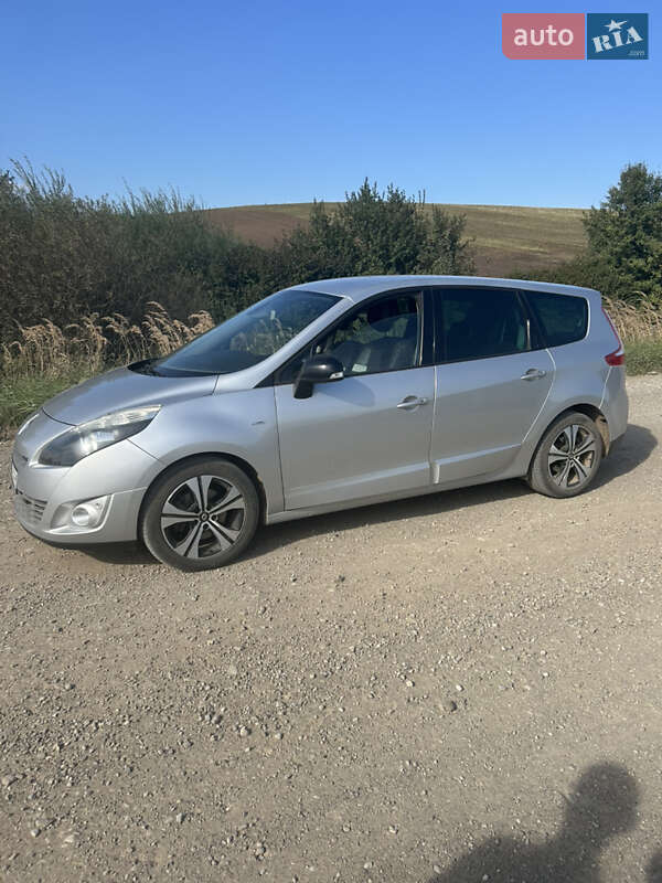 Renault Scenic 2011