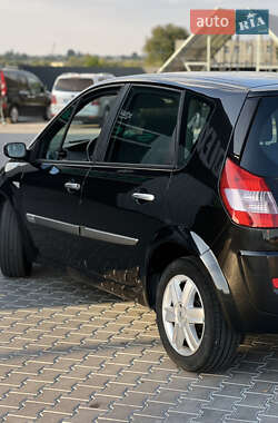 Минивэн Renault Scenic 2004 в 