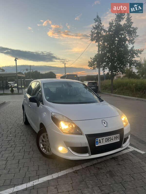 Renault Scenic 2011
