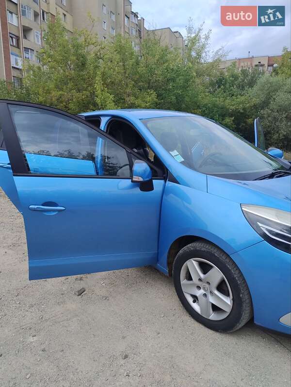 Мінівен Renault Scenic 2013 в Івано-Франківську