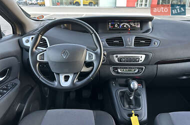 Минивэн Renault Scenic 2013 в 