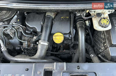 Минивэн Renault Scenic 2013 в 