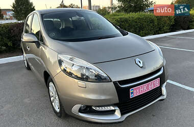 Минивэн Renault Scenic 2013 в 