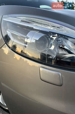 Минивэн Renault Scenic 2013 в 