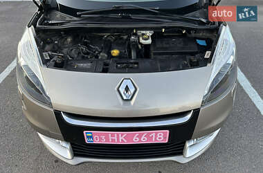 Минивэн Renault Scenic 2013 в 