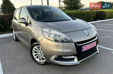 Минивэн Renault Scenic 2013 в 