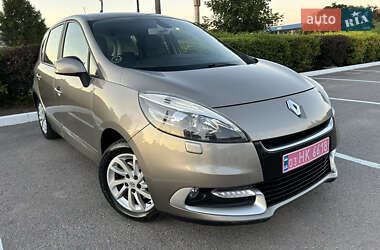 Минивэн Renault Scenic 2013 в 