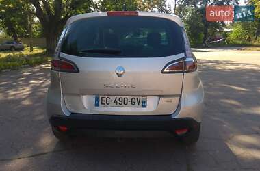 Минивэн Renault Scenic 2015 в 