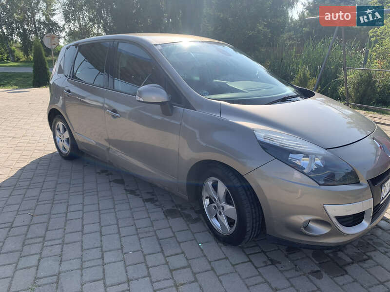 Минивэн Renault Scenic 2009 в Ивано-Франковске