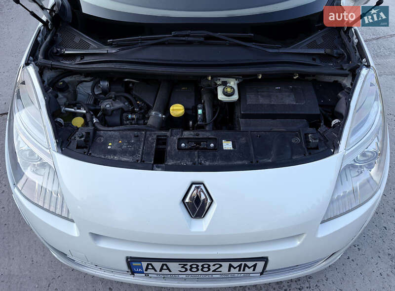 Минивэн Renault Scenic 2011 в Смеле