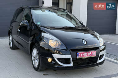 Минивэн Renault Scenic 2011 в 