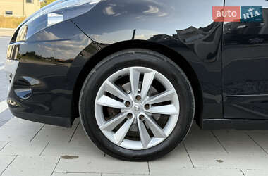 Минивэн Renault Scenic 2011 в 