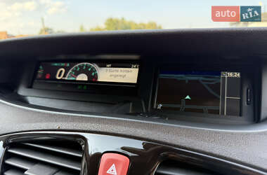 Минивэн Renault Scenic 2011 в 