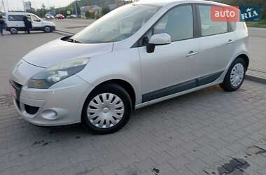 Минивэн Renault Scenic 2009 в 