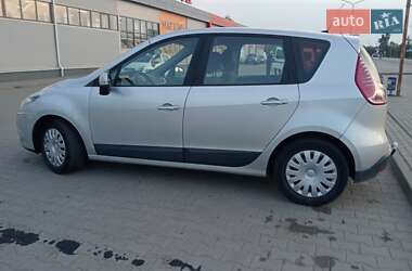 Минивэн Renault Scenic 2009 в 