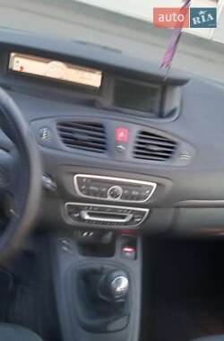 Минивэн Renault Scenic 2009 в 