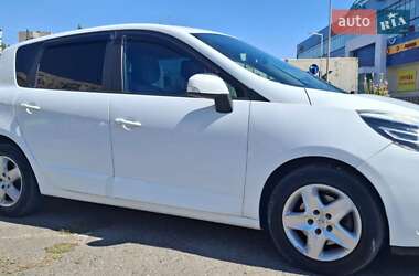 Минивэн Renault Scenic 2014 в 