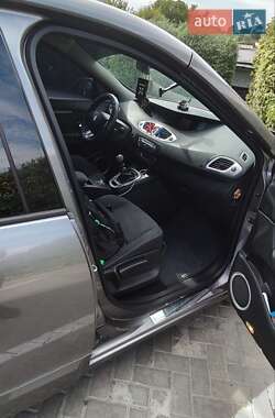 Минивэн Renault Scenic 2010 в 