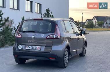 Минивэн Renault Scenic 2011 в 