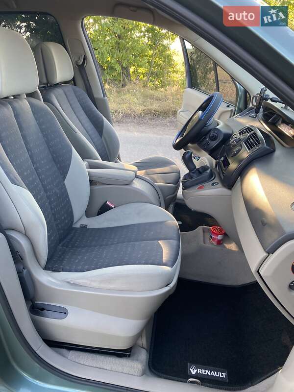 Минивэн Renault Scenic 2004 в Умани