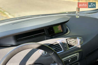 Минивэн Renault Scenic 2014 в 