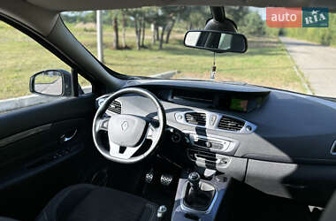 Минивэн Renault Scenic 2014 в 