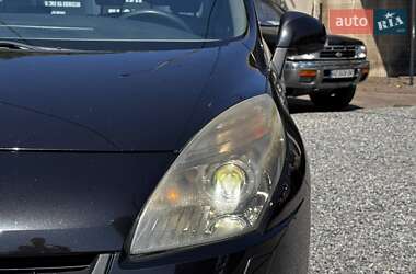 Минивэн Renault Scenic 2009 в 
