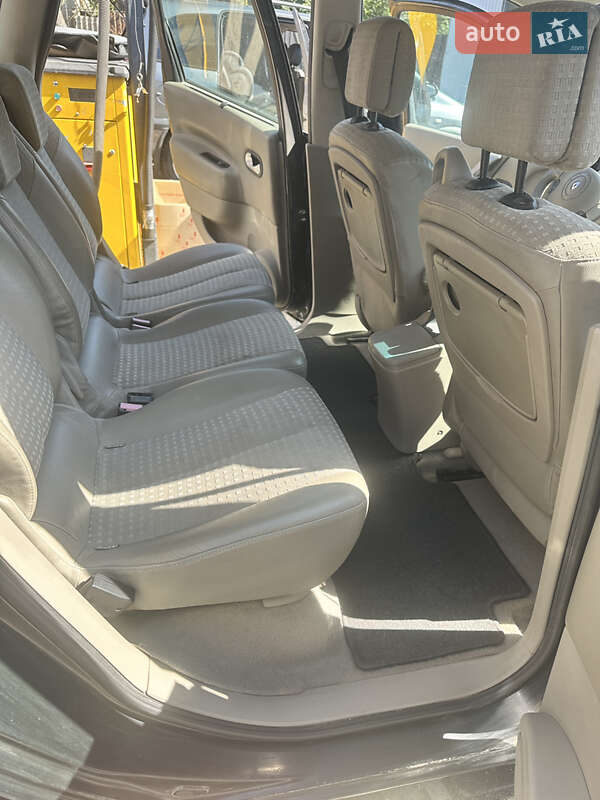 Минивэн Renault Scenic 2004 в Изяславе