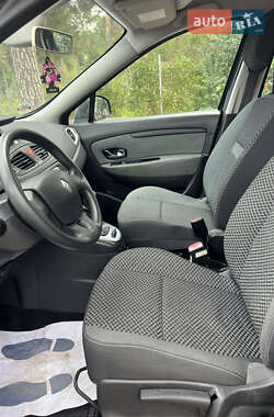 Минивэн Renault Scenic 2011 в 