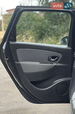Минивэн Renault Scenic 2011 в 