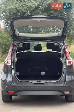 Минивэн Renault Scenic 2011 в 