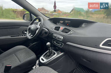 Минивэн Renault Scenic 2011 в 