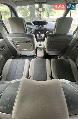 Минивэн Renault Scenic 2005 в 