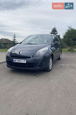 Мінівен Renault Scenic 2011 в Рівному