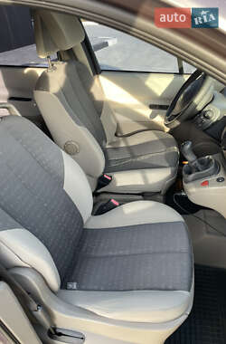 Минивэн Renault Scenic 2005 в 