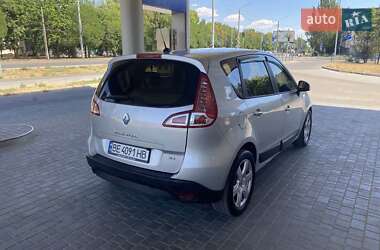 Минивэн Renault Scenic 2010 в 
