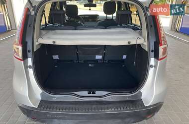 Минивэн Renault Scenic 2010 в 