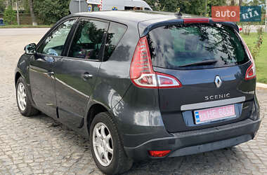 Минивэн Renault Scenic 2010 в 