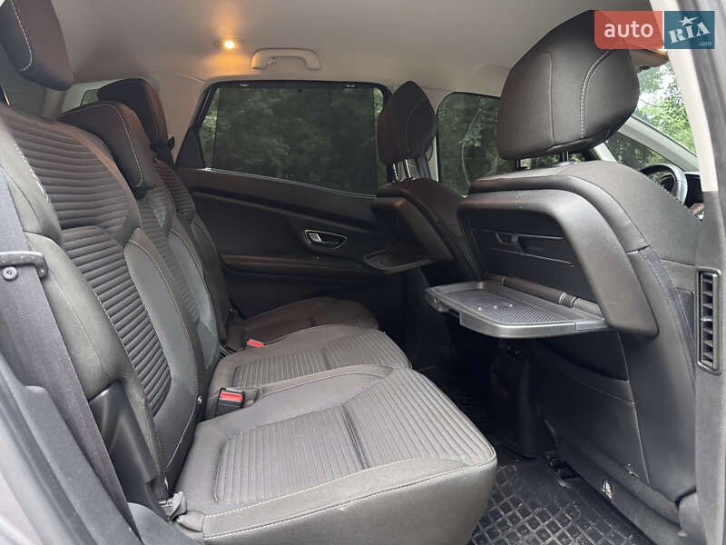 Минивэн Renault Scenic 2017 в Черновцах