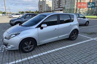 Минивэн Renault Scenic 2012 в 