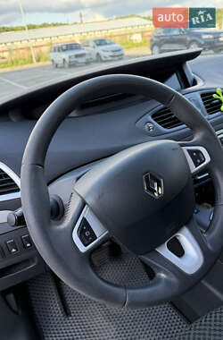 Минивэн Renault Scenic 2012 в 